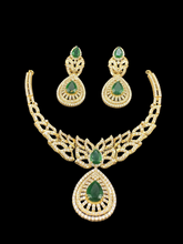 Load image into Gallery viewer, Emerald Studded Set